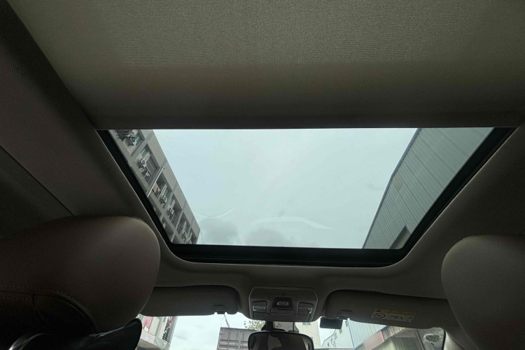 GEELY Ulion 2018 immagine di auto #15