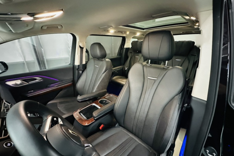 HongQi HQ9 PHEV 2024 car image #15