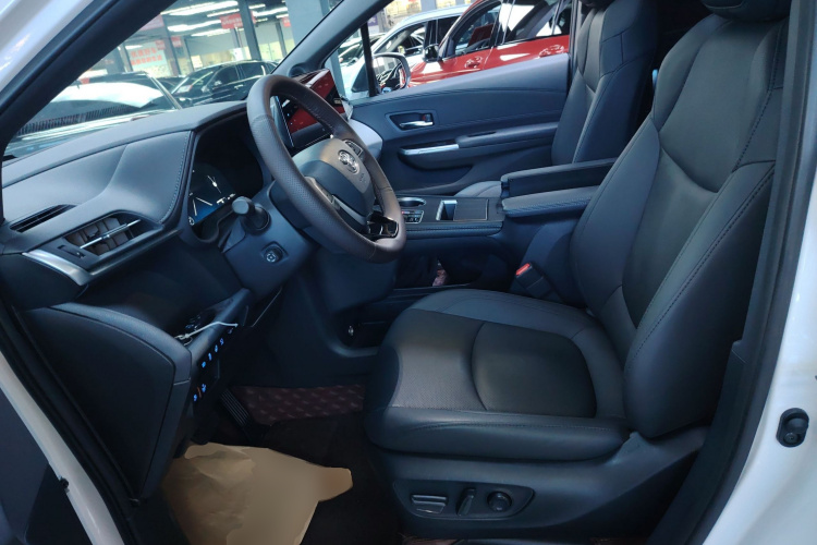 Toyota Granvia 2023 #15 Toyota Granvia 2023 immagine di auto #15