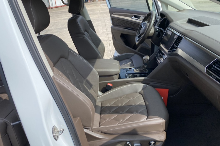 Volkswagen Viloran 2020 #15 Volkswagen Viloran 2020 car image #15