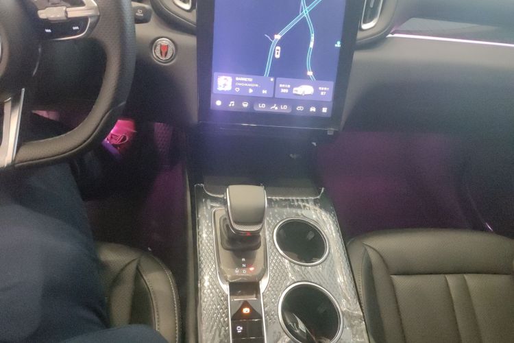 HongQi HS3 2024 #15 HongQi HS3 2024 car image #15