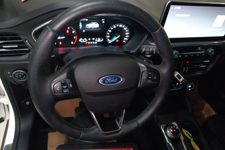 Ford Focus Active 2020 صورة سيارة #15