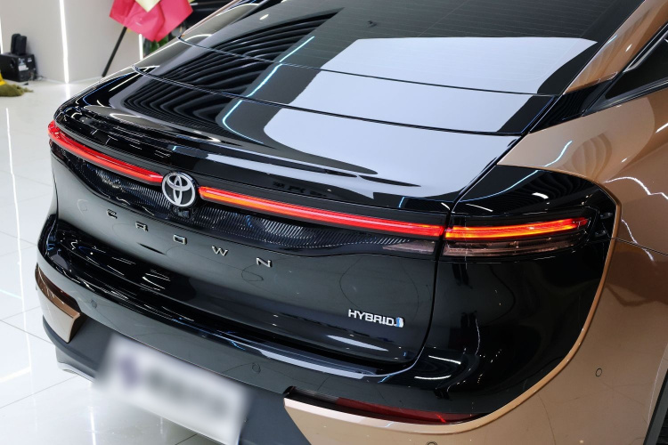 Toyota Crown 2023 immagine di auto #15