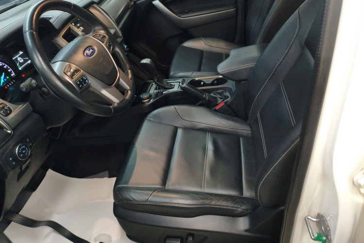 Ford Everest 2020 car image #15