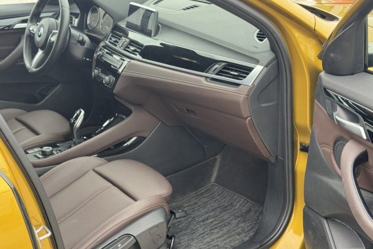 BMW X2 2020 car image #15