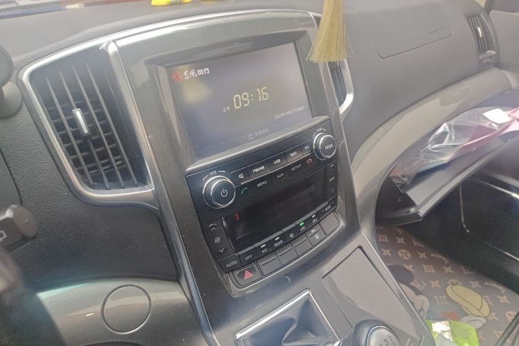 Forthing CM7 2015 imagem de carro #15