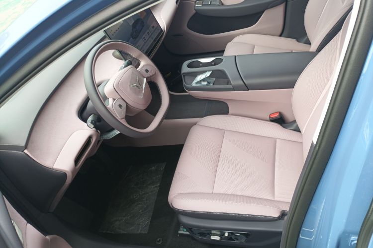 HongQi TianGong 05 2025 #15 HongQi TianGong 05 2025 car image #15