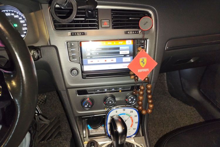 Volkswagen Gol 2016 car image #15