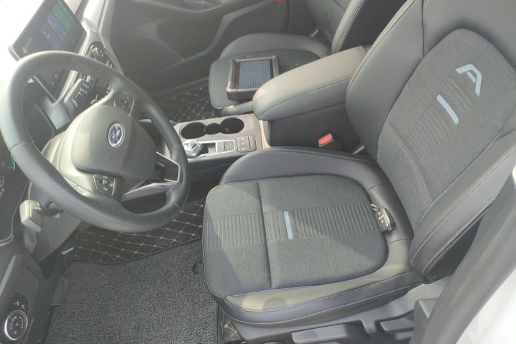 Ford Focus Active 2020 car image #15