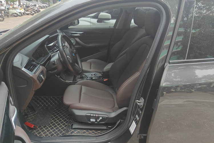 Hyundai Coupe 2021 car image #15