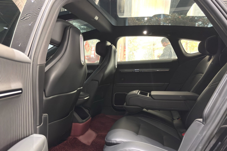 Avatr 12 2024 car image #15