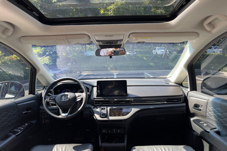 Honda Elysion 2025 car image #15