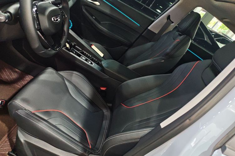 GEELY Binray 2025 car image #15