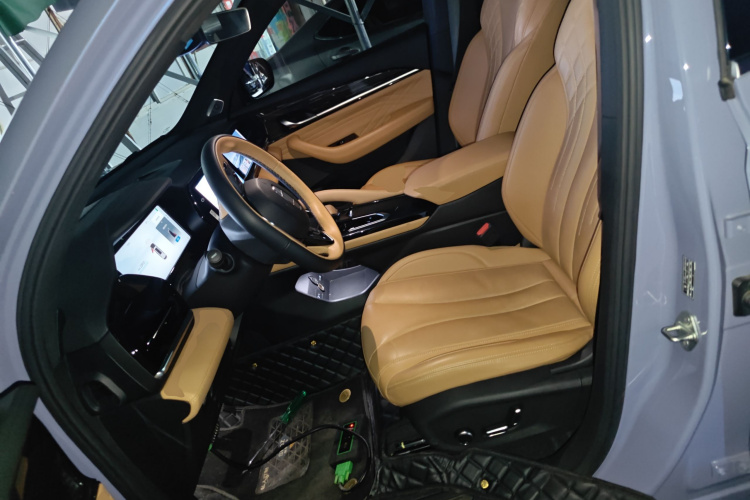 GEELY Monjaro EREV 2023 #15 GEELY Monjaro EREV 2023 car image #15