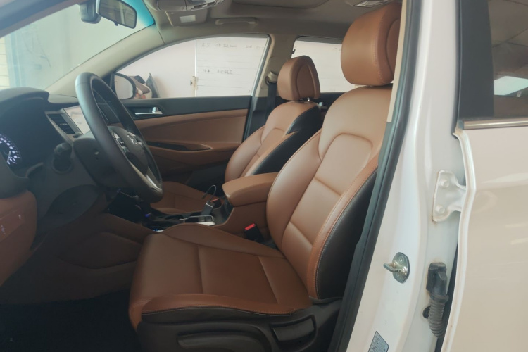 Hyundai Tucson (Imported) 2017 car image #15