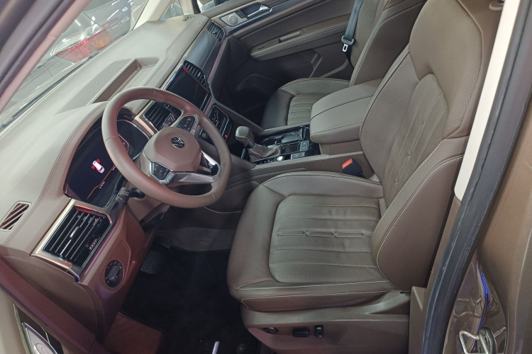 Volkswagen Viloran 2020 car image #15