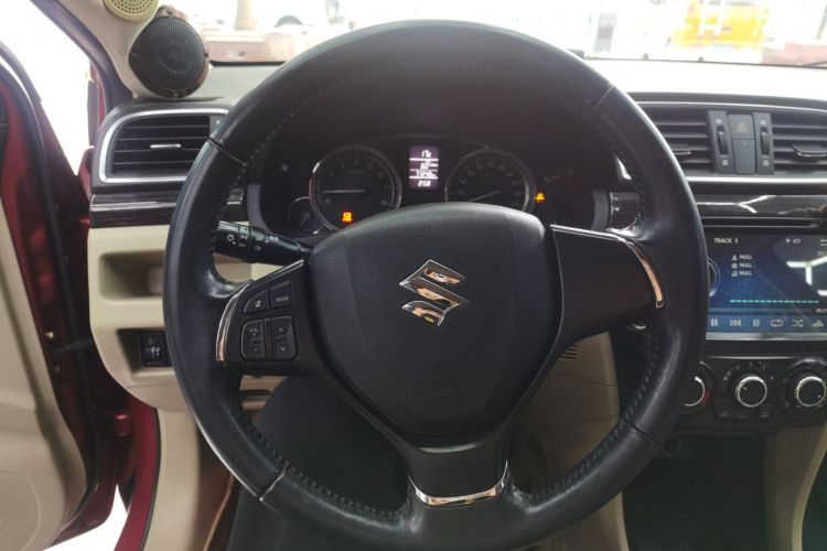 Suzuki Ciaz 2014 car image #15