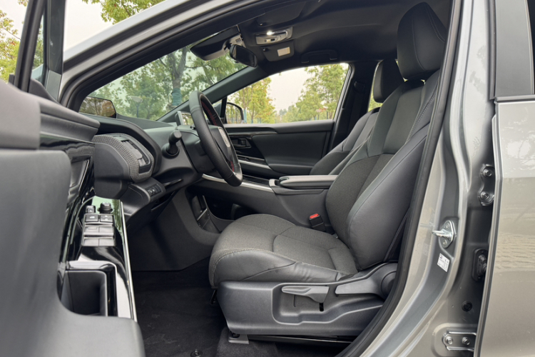 Toyota Bozhi 4X 2024 #15 Toyota Bozhi 4X 2024 car image #15