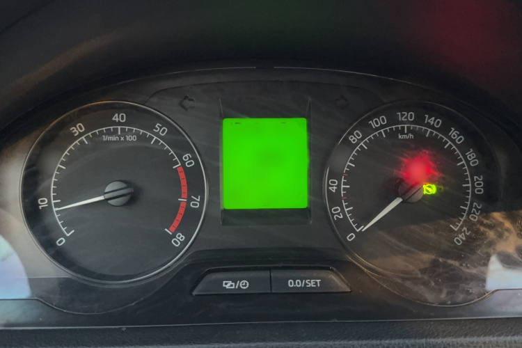 Skoda Rapid Spaceback 2016 car image #15