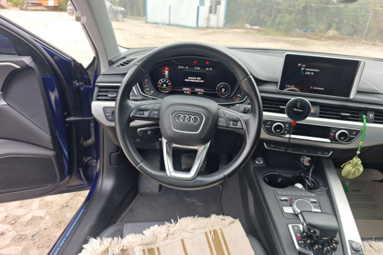 Audi A4 2017 car image #15