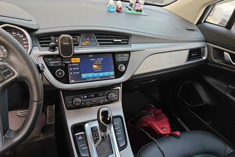 GEELY Emgrand GSe 2017 #15 GEELY Emgrand GSe 2017 car image #15