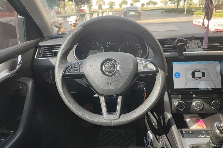 Skoda Octavia 2019 #15 Skoda Octavia 2019 car image #15