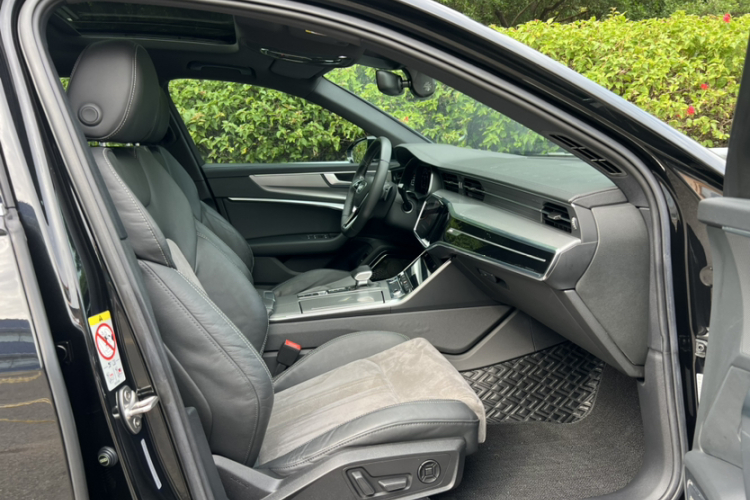 Audi A6 2021 car image #15