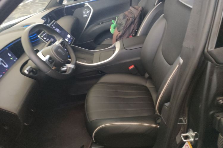 Avatr 11 2022 car image #15