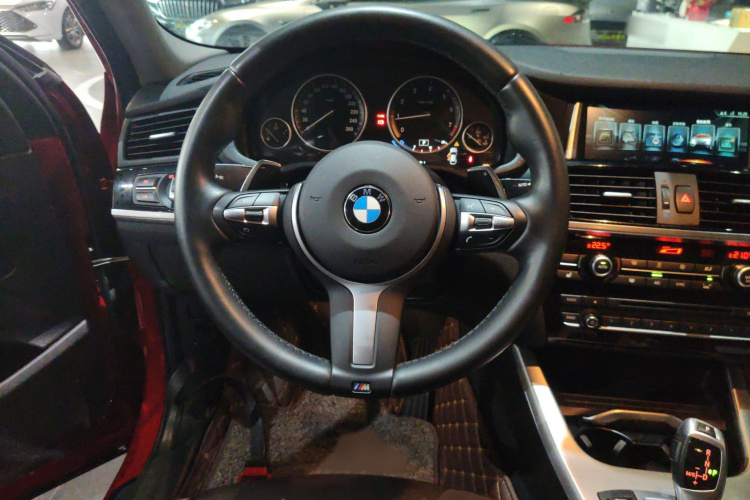 BMW X4 M40i 2018 #15 BMW X4 M40i 2018 car image #15