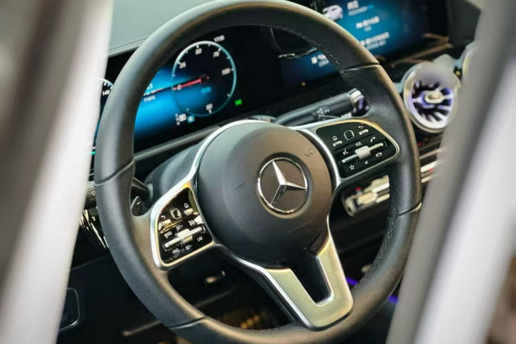 Mercedes-Benz EQA Class 2022 immagine di auto #15