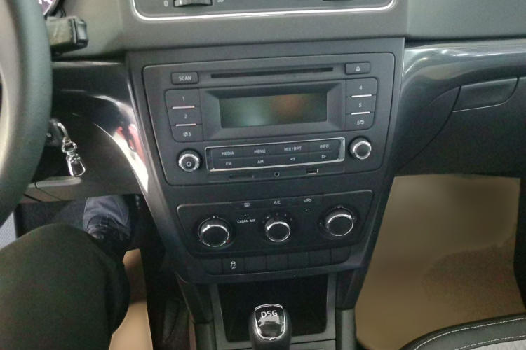 Skoda Yeti (Imported) 2016 car image #15