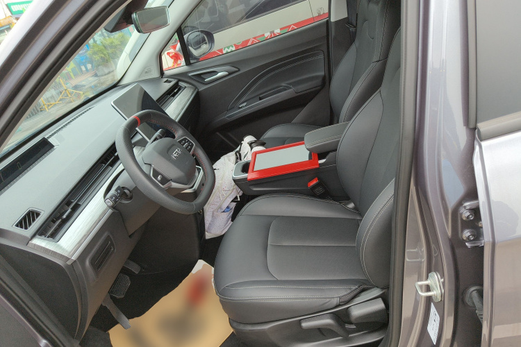 哪吒汽车 哪吒AYA 2024 汽车图片 #15