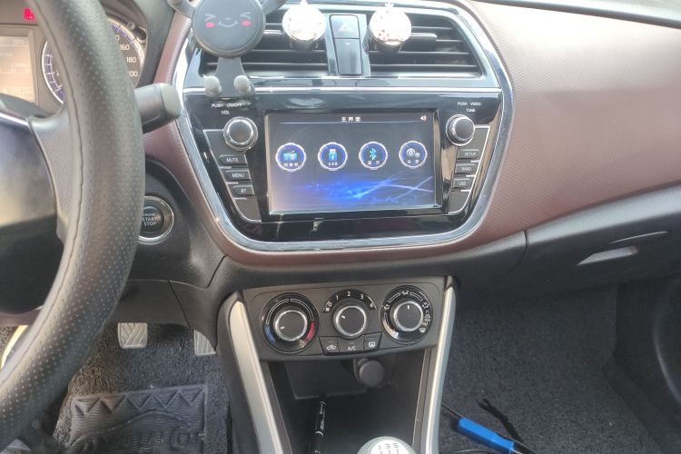 Suzuki SX4 S-CROSS 2018 imagem de carro #15