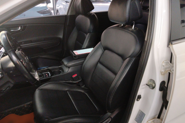 起亚 起亚K4 2016 汽车图片 #15