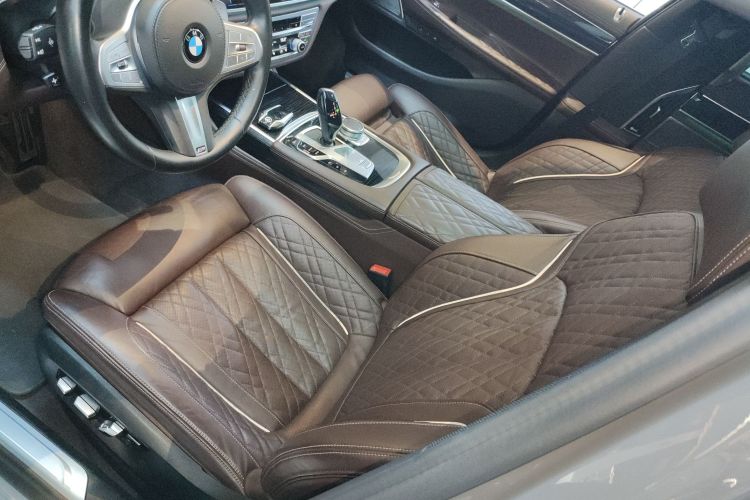 BMW M760Le 2021 car image #15