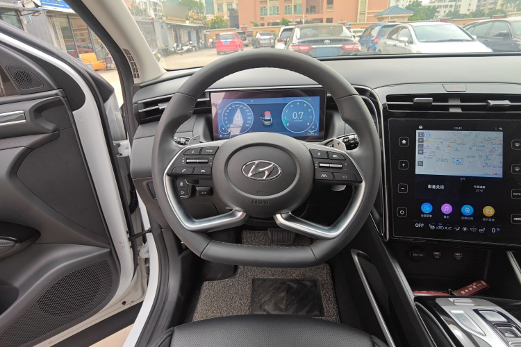 Hyundai Tucson 2021 car image #15