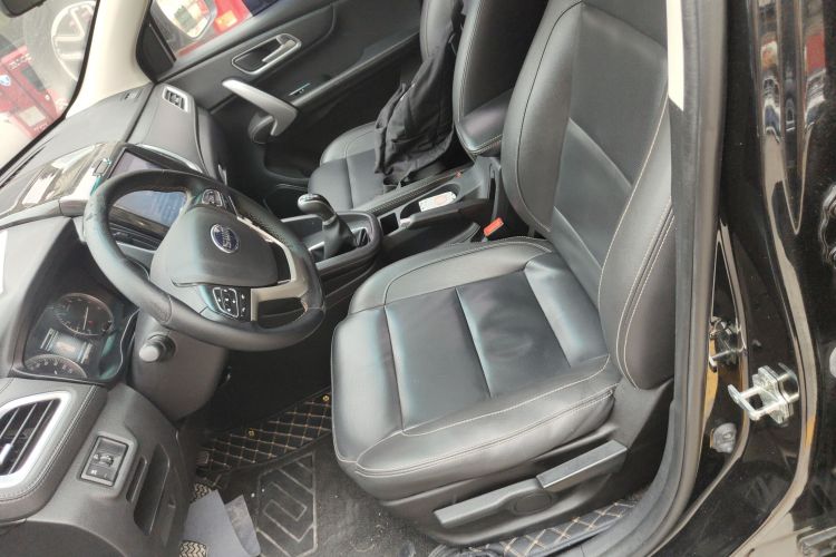 SWM斯威汽车 SWM斯威X2 2017 #15 SWM斯威汽车 SWM斯威X2 2017 汽车图片 #15