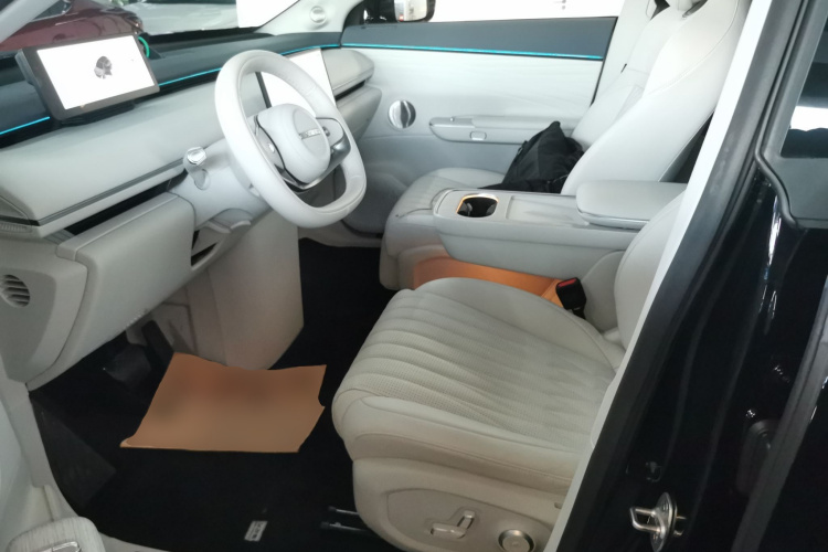 Exceed Stellar Era ET 2025 car image #15