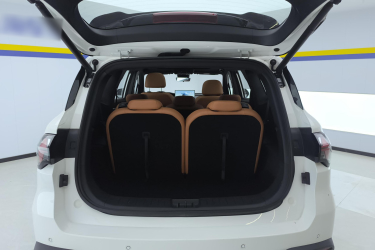 GEELY Okavango L 2024 car image #15