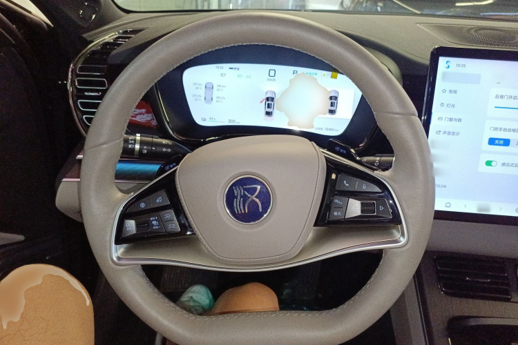BYD Han 2024 car image #15