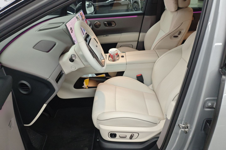 理想汽车 理想i6 2025 汽车图片 #15