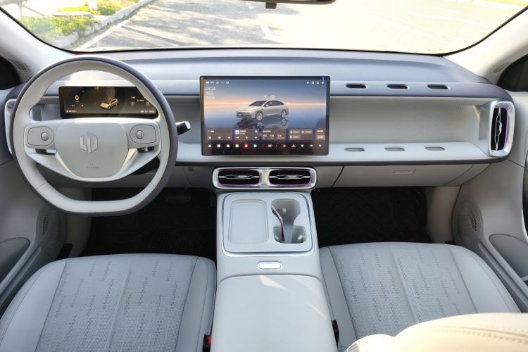 零跑汽车 零跑B01 2025 汽车图片 #15