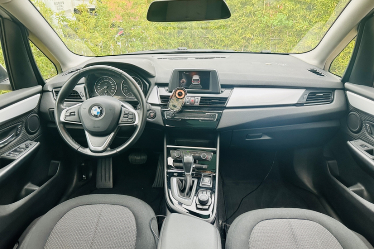 BMW 2 Series Tourer 2017 car image #15