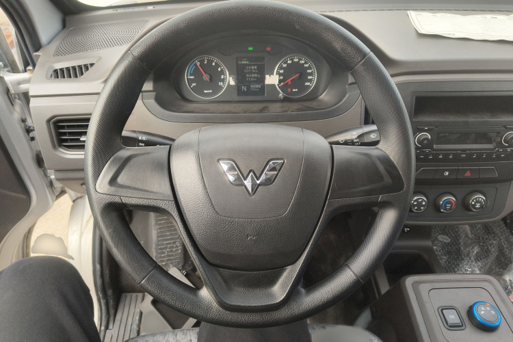 五菱汽车 五菱荣光新卡EV 2025 #15 五菱汽车 五菱荣光新卡EV 2025 汽车图片 #15