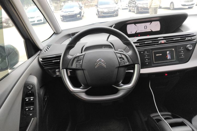 Citroen C4 PICASSO 2017 صورة سيارة #15