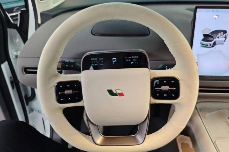 Li i8 2025 image de voiture #15