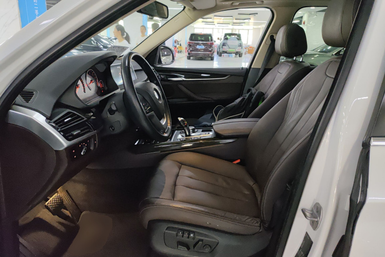 BMW X5 2015 car image #15