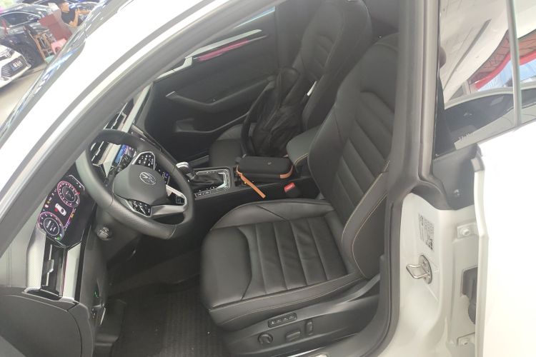 Volkswagen CC (FAW-Volkswagen) 2024 car image #15