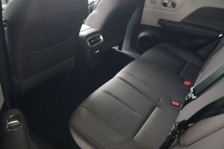 零跑汽车 零跑B10 2025 汽车图片 #15