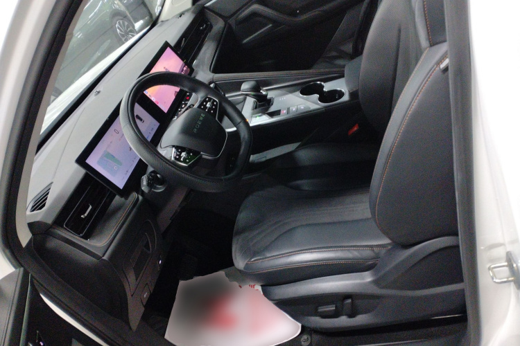 Roewe D5X DMH 2024 image de voiture #15